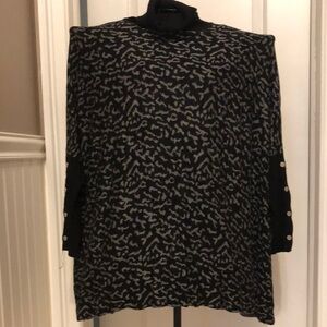 Chic Black and Gray/silver Patterned Sweater